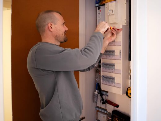 Rénovation électrique à Grasse : sécurisez et modernisez votre installation